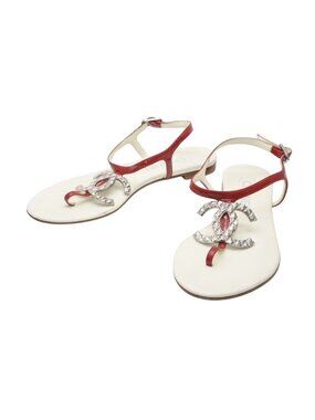Chanel Thong Sandals CC Logo Patent Leather Red Ivory